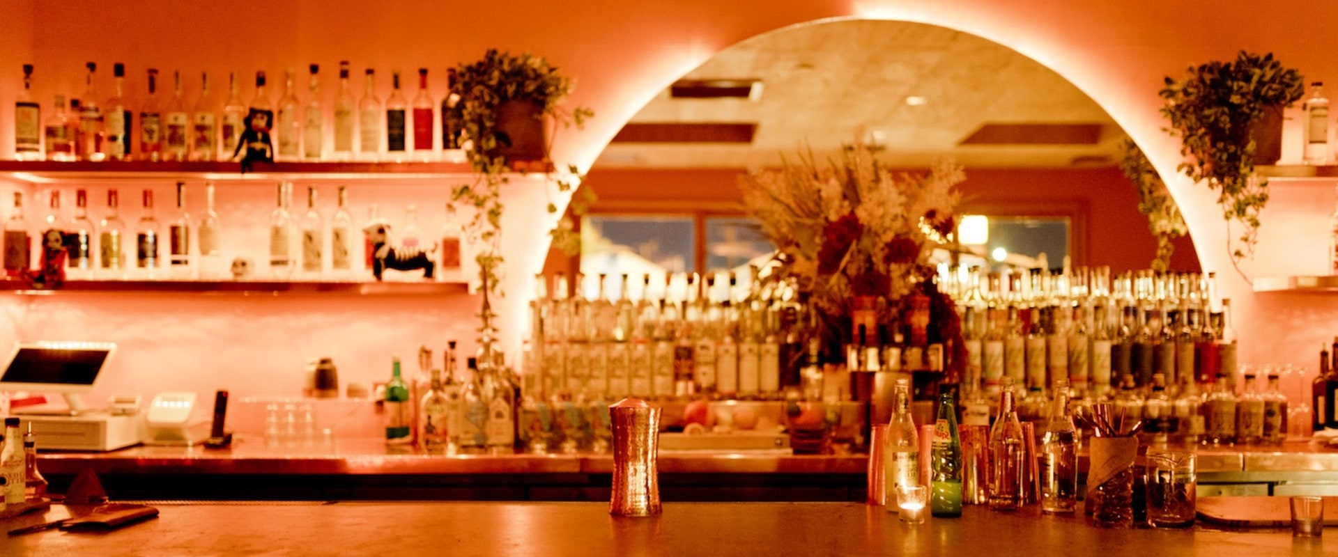 Discover the Best Bars and Restaurants in Los Angeles